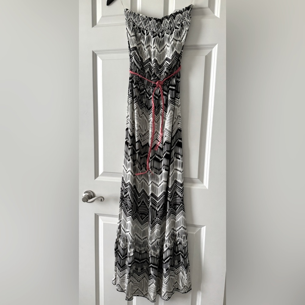 Speechless Women’s / Juniors Strapless Maxi • Size Small •